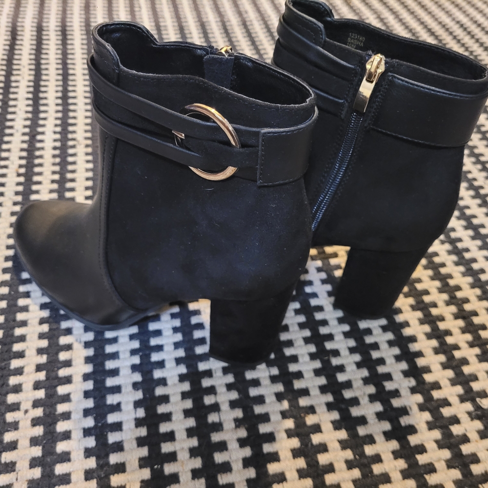 Limelight Black Ankle Booties with Chunky Heel and Zipper